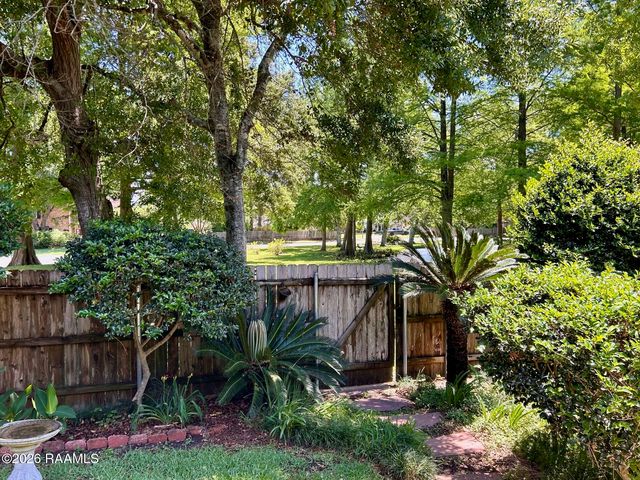 202 Saddlewood Corner, Lafayette, LA 70508