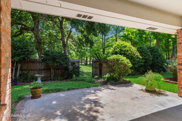 202 Saddlewood Corner, Lafayette, LA 70508