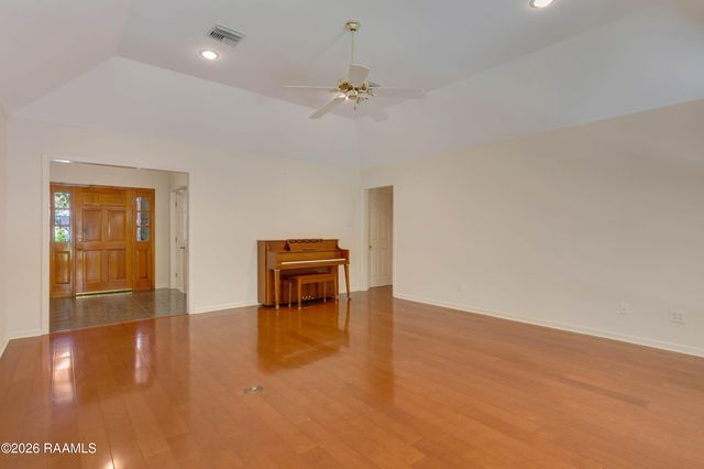 202 Saddlewood Corner, Lafayette, LA 70508