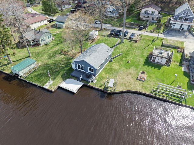 6292 Grace Avenue, Ludington, MI 49431