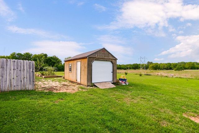 57 Willow Lane, Linn Valley, KS 66040