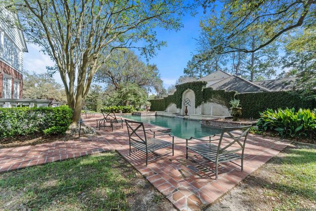 2502 Dalrymple Dr, Baton Rouge, LA 70808