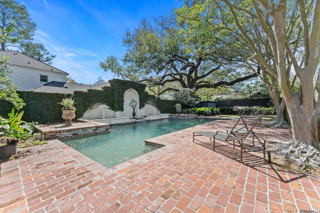 2502 Dalrymple Dr, Baton Rouge, LA 70808