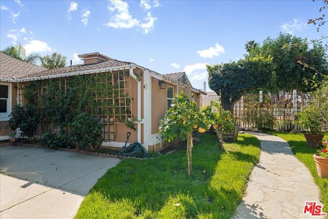 6724 Mammoth Avenue, Van Nuys (los Angeles), CA 91405