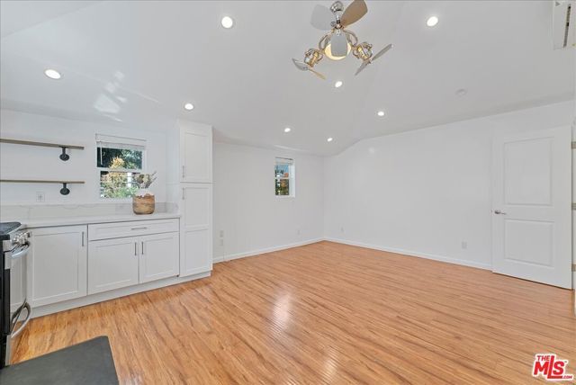 6724 Mammoth Avenue, Van Nuys (los Angeles), CA 91405