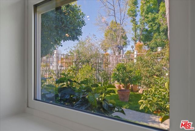 6724 Mammoth Avenue, Van Nuys (los Angeles), CA 91405