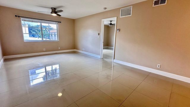 12 NE 19th Court 220a, Wilton Manors, FL 33305