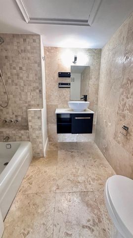 12 NE 19th Court 220a, Wilton Manors, FL 33305