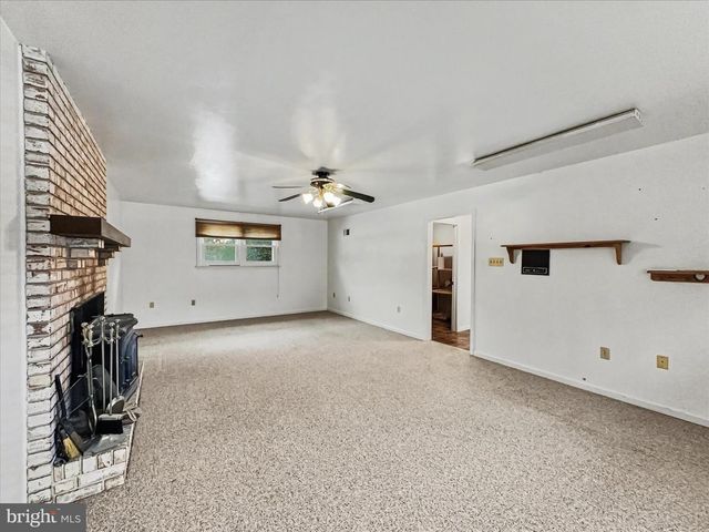 2975 CYPRESS RD S, Dover, PA 17315