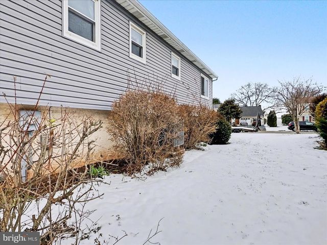 2975 CYPRESS RD S, Dover, PA 17315