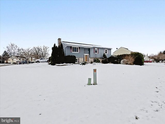 2975 CYPRESS RD S, Dover, PA 17315