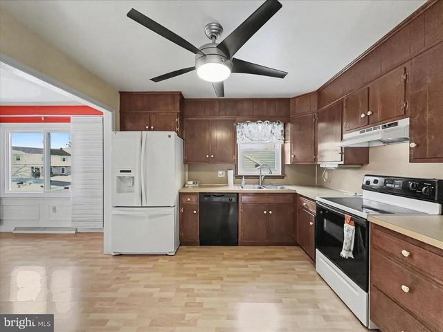 2975 CYPRESS RD S, Dover, PA 17315