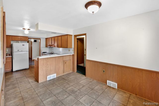 15734 Fairfax Street, Southfield, MI 48075