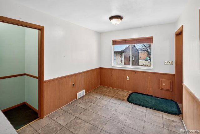 15734 Fairfax Street, Southfield, MI 48075