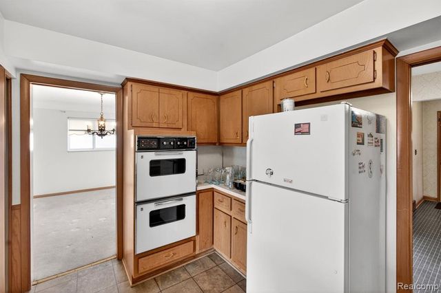 15734 Fairfax Street, Southfield, MI 48075