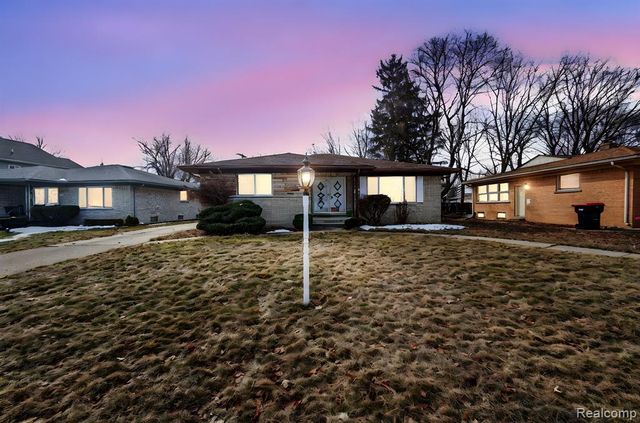 15734 Fairfax Street, Southfield, MI 48075