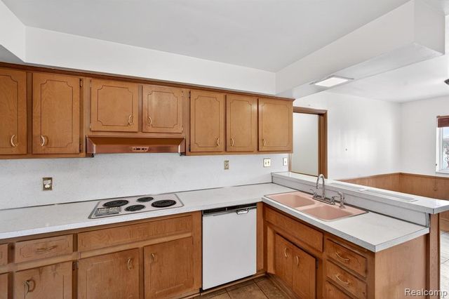 15734 Fairfax Street, Southfield, MI 48075