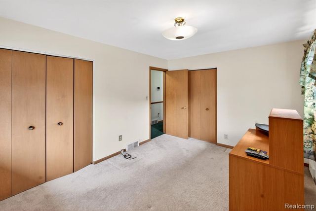 15734 Fairfax Street, Southfield, MI 48075