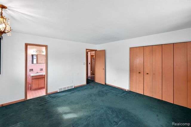 15734 Fairfax Street, Southfield, MI 48075