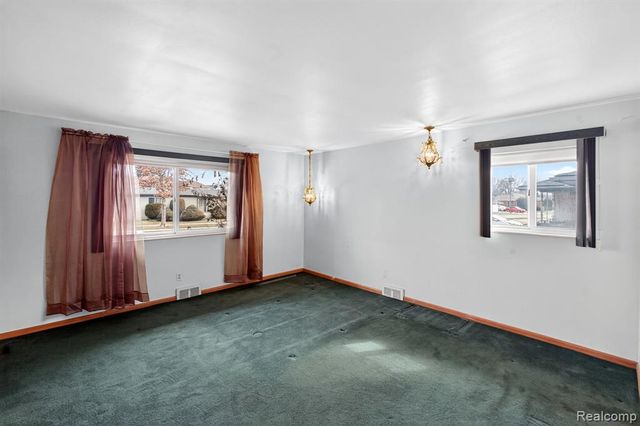 15734 Fairfax Street, Southfield, MI 48075