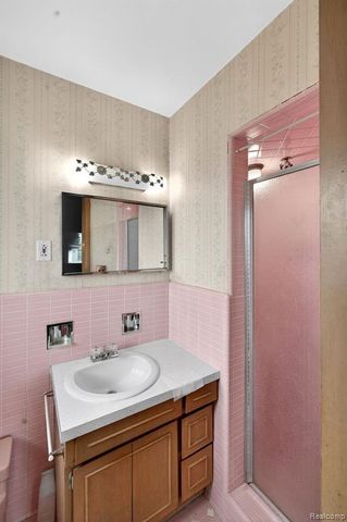 15734 Fairfax Street, Southfield, MI 48075