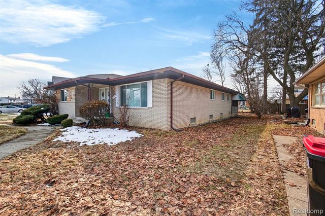 15734 Fairfax Street, Southfield, MI 48075