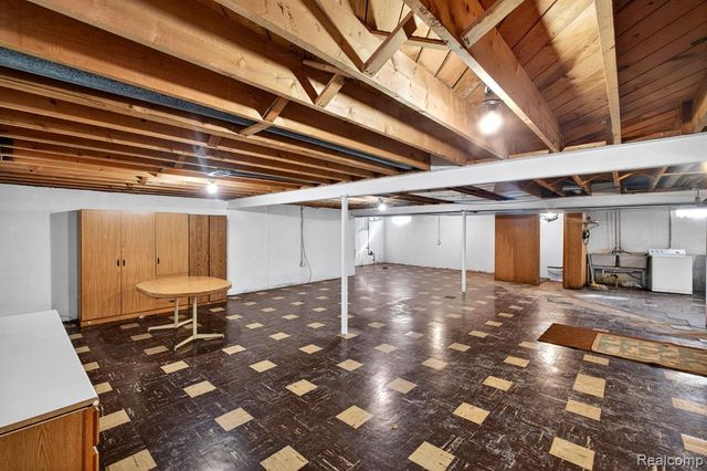 15734 Fairfax Street, Southfield, MI 48075