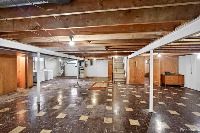 15734 Fairfax Street, Southfield, MI 48075