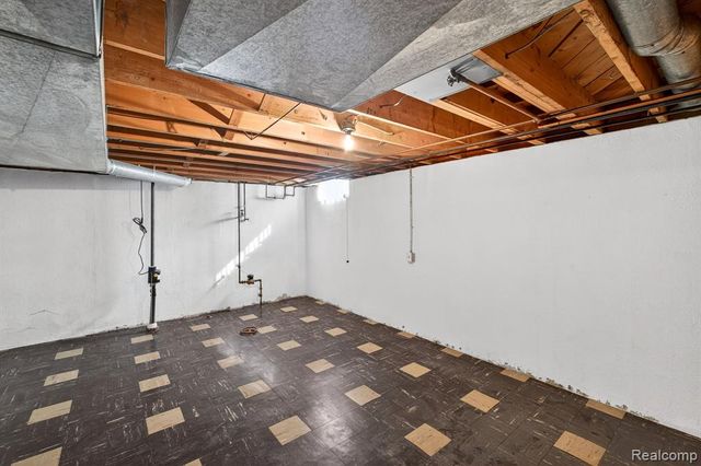 15734 Fairfax Street, Southfield, MI 48075