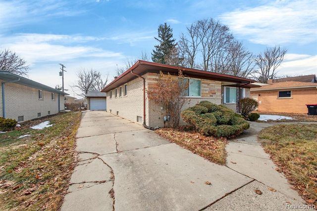 15734 Fairfax Street, Southfield, MI 48075