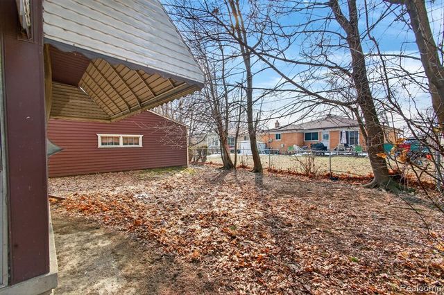 15734 Fairfax Street, Southfield, MI 48075