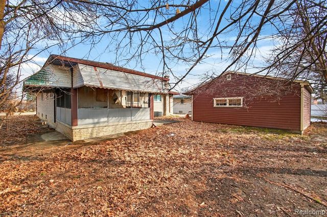 15734 Fairfax Street, Southfield, MI 48075