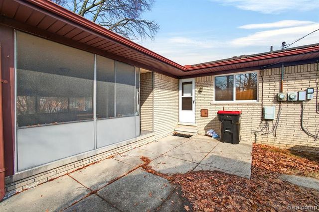 15734 Fairfax Street, Southfield, MI 48075