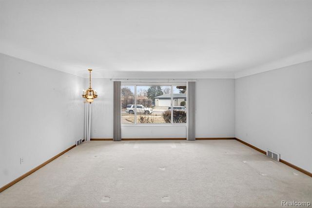 15734 Fairfax Street, Southfield, MI 48075