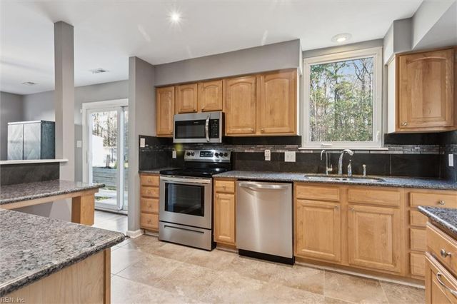 13 Alton CT, Hampton, VA 23669