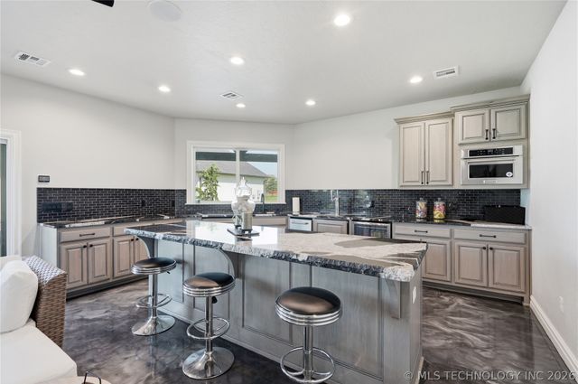 17525 S 71st East Avenue, Bixby, OK 74008