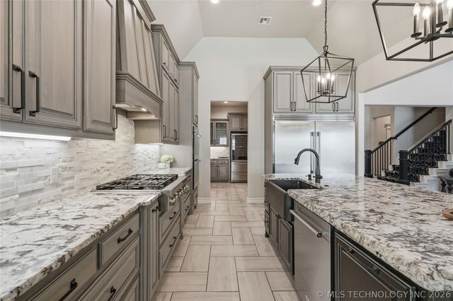 17525 S 71st East Avenue, Bixby, OK 74008