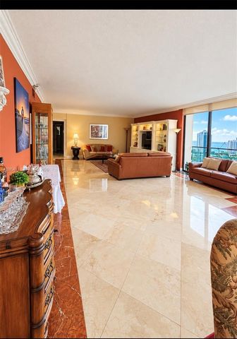 19355 Turnberry Way 24E, Aventura, FL 33180