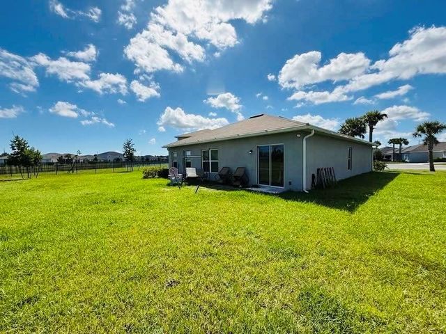 715 Pomegranate Place, Fort Pierce, FL 34981