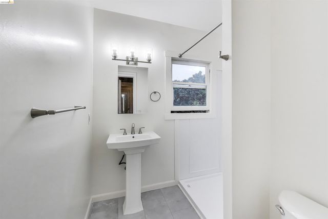 508 Valle Vista, Oakland, CA 94610
