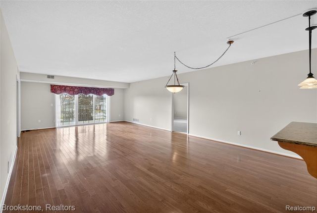 2112 Country Club Drive, Saint Clair Shores, MI 48082