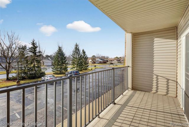 2112 Country Club Drive, Saint Clair Shores, MI 48082