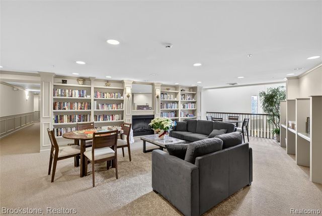 2112 Country Club Drive, Saint Clair Shores, MI 48082