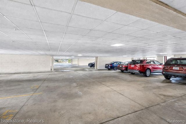 2112 Country Club Drive, Saint Clair Shores, MI 48082