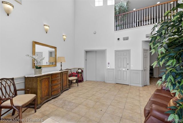 2112 Country Club Drive, Saint Clair Shores, MI 48082