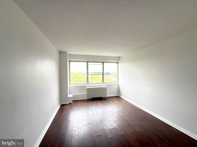 1005 BARCLAY TOWERS, Cherry Hill, NJ 08034