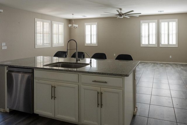 241 E Roadrunner Drive, Chandler, AZ 85286