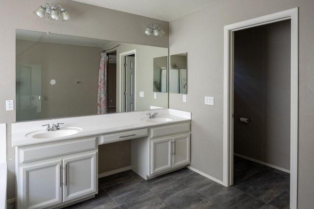 241 E Roadrunner Drive, Chandler, AZ 85286