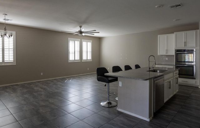 241 E Roadrunner Drive, Chandler, AZ 85286