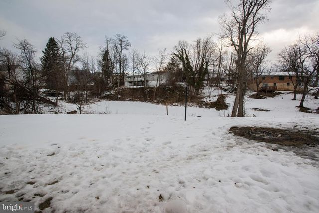 99 E PERRY ST, Enola, PA 17025